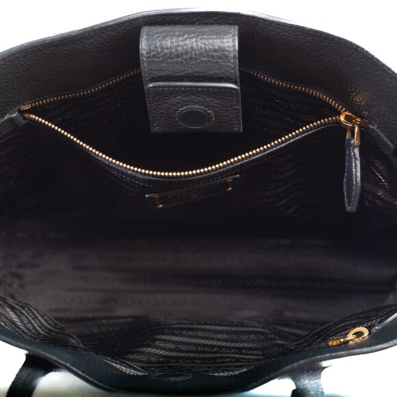 Authentic Prada Black Vitello Phenix Shoulder Tote Bag - Picture 4 of 8